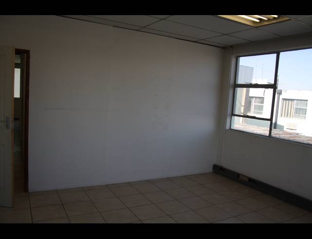 Industrial property to rent in ANDERBOLT